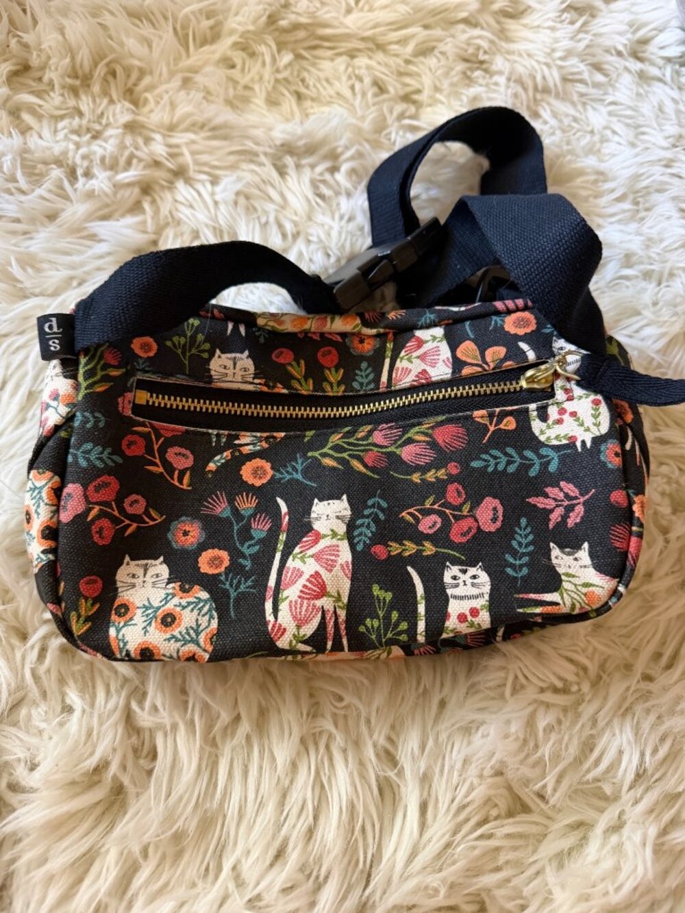 Danica Studio Cat Print Canvas Fanny Pack With Adjustable Strap & Gold Zipper NW - Picture 3 of 3